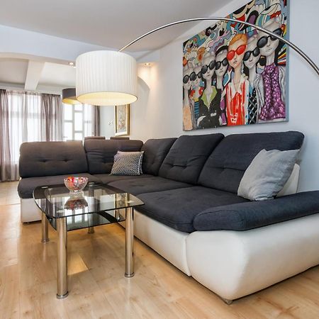 Relaxing 2Bd Apartment, Ground Floor - Walk To Old Town สปลิท ภายนอก รูปภาพ