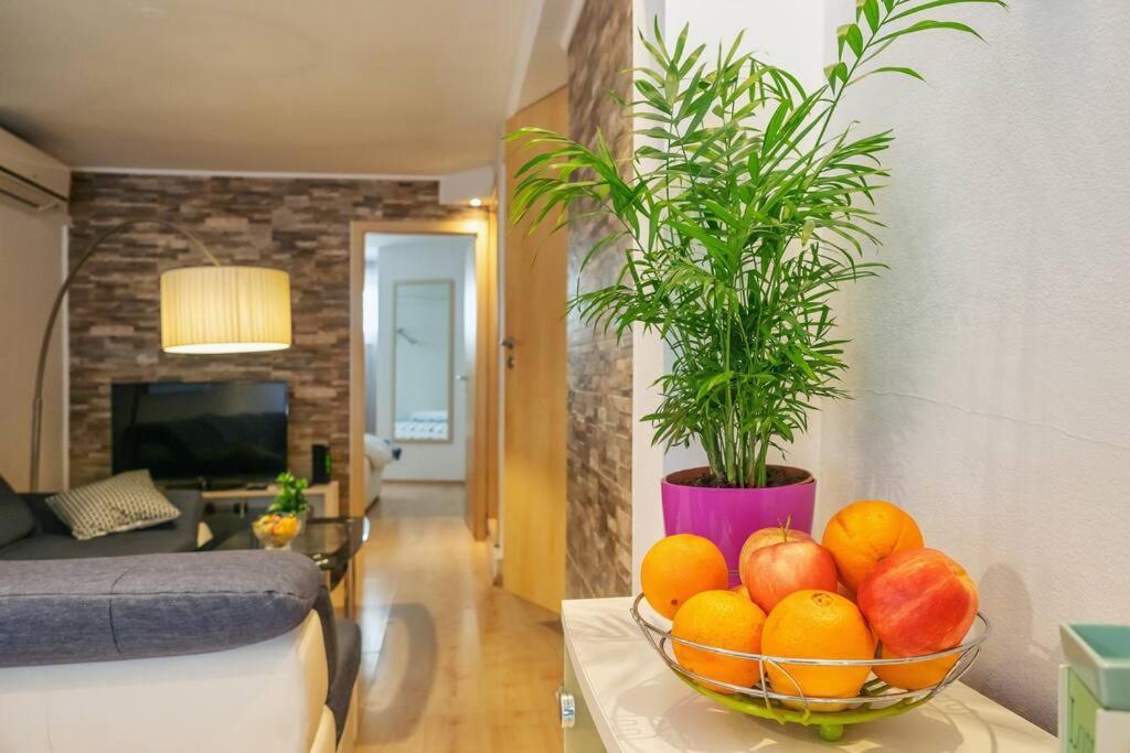 Relaxing 2Bd Apartment, Ground Floor - Walk To Old Town สปลิท ภายนอก รูปภาพ