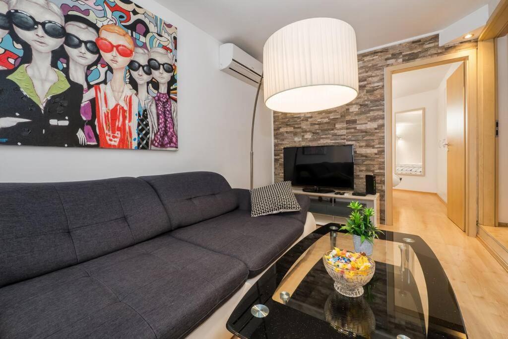 Relaxing 2Bd Apartment, Ground Floor - Walk To Old Town สปลิท ภายนอก รูปภาพ