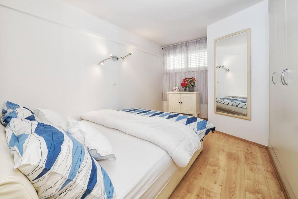 Relaxing 2Bd Apartment, Ground Floor - Walk To Old Town สปลิท ภายนอก รูปภาพ