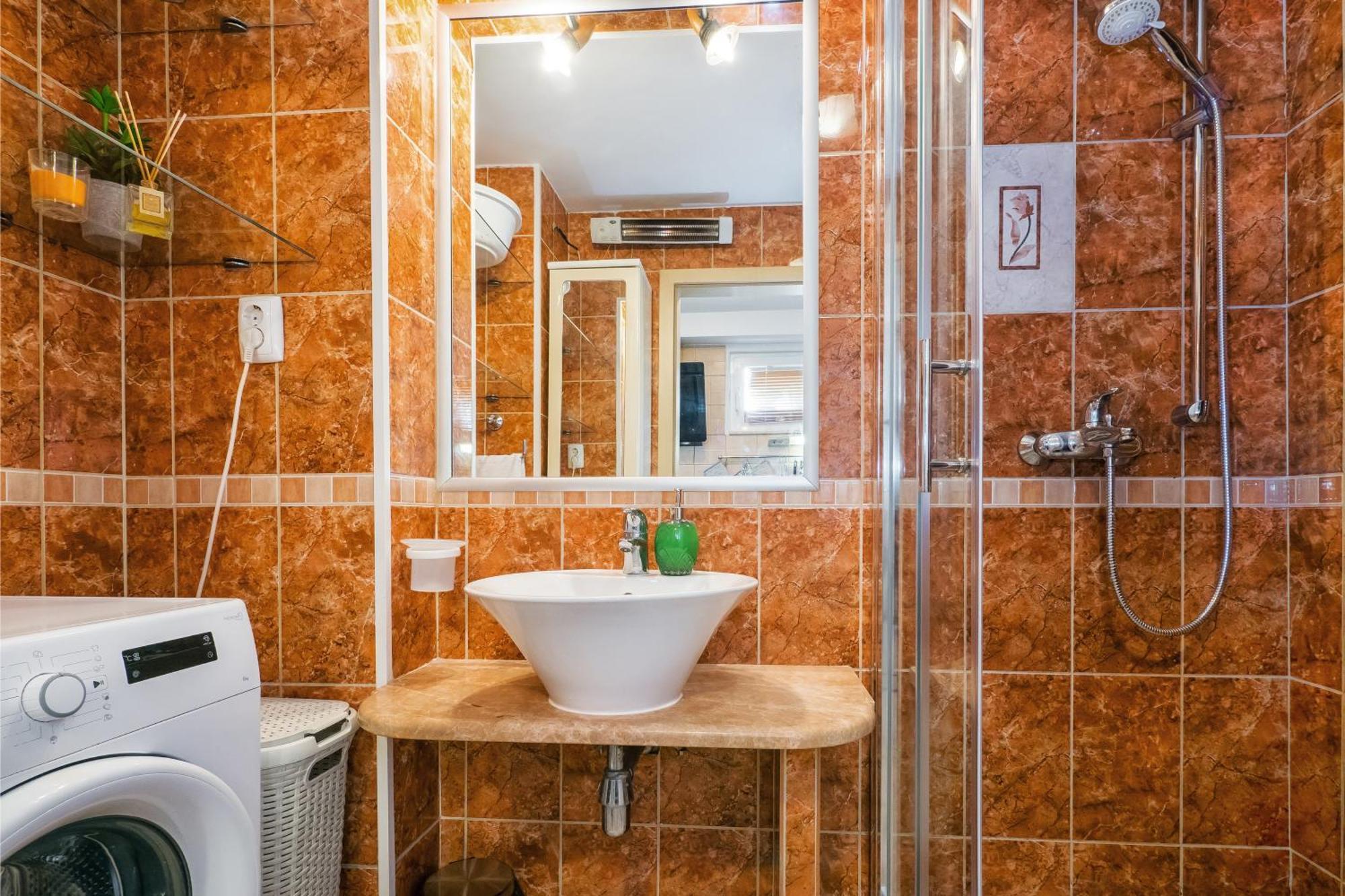 Relaxing 2Bd Apartment, Ground Floor - Walk To Old Town สปลิท ภายนอก รูปภาพ