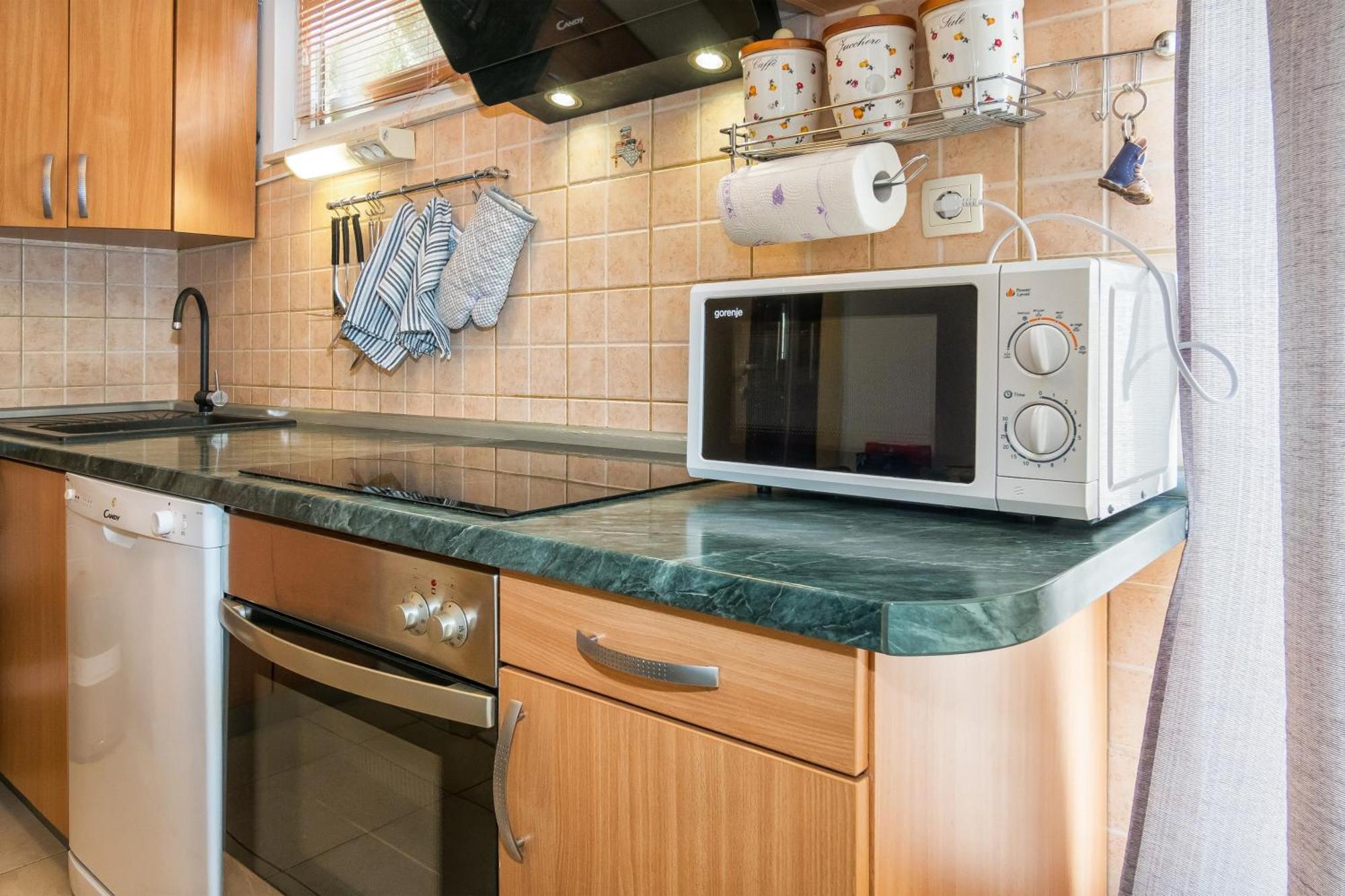 Relaxing 2Bd Apartment, Ground Floor - Walk To Old Town สปลิท ภายนอก รูปภาพ