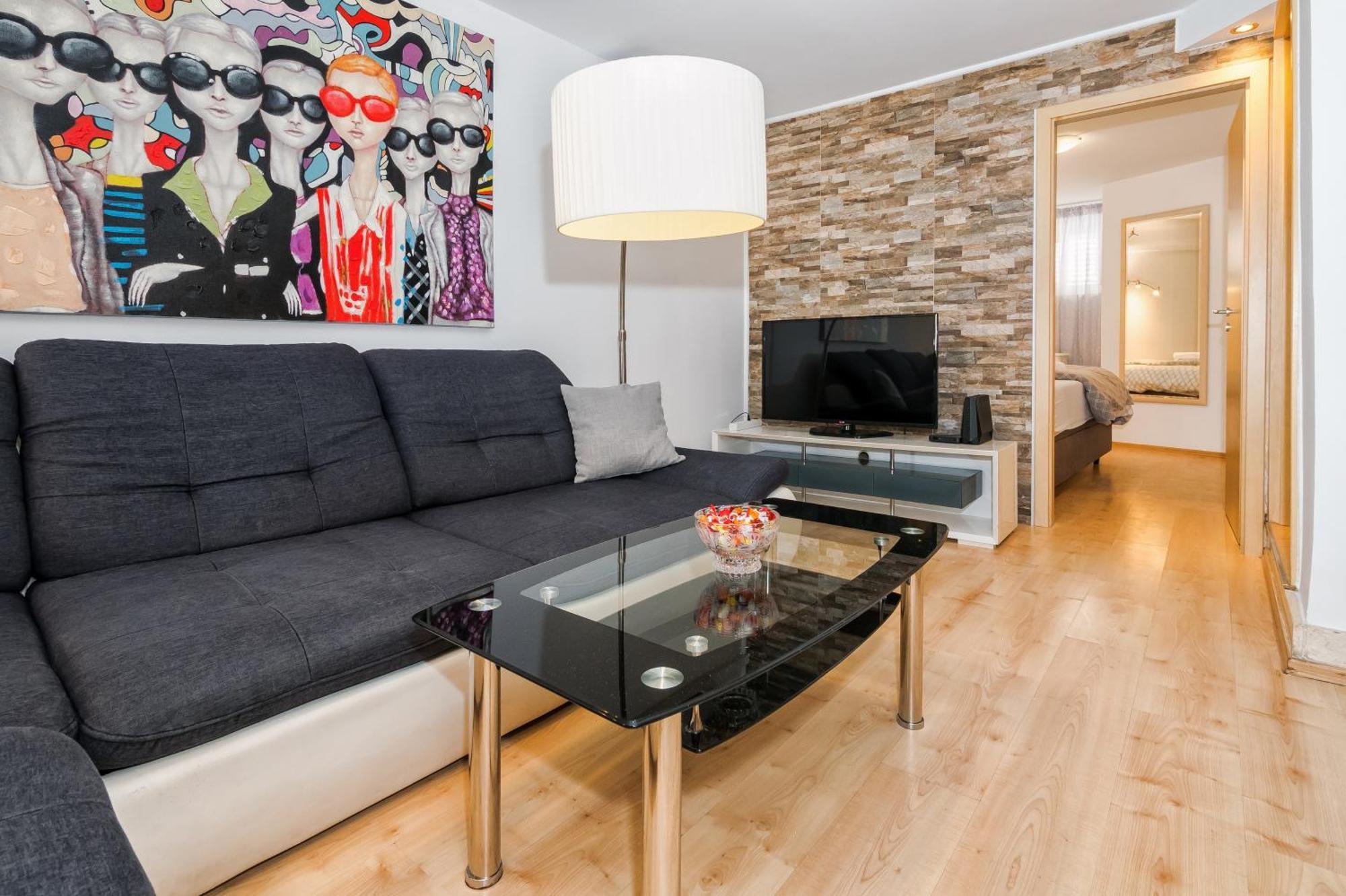 Relaxing 2Bd Apartment, Ground Floor - Walk To Old Town สปลิท ภายนอก รูปภาพ