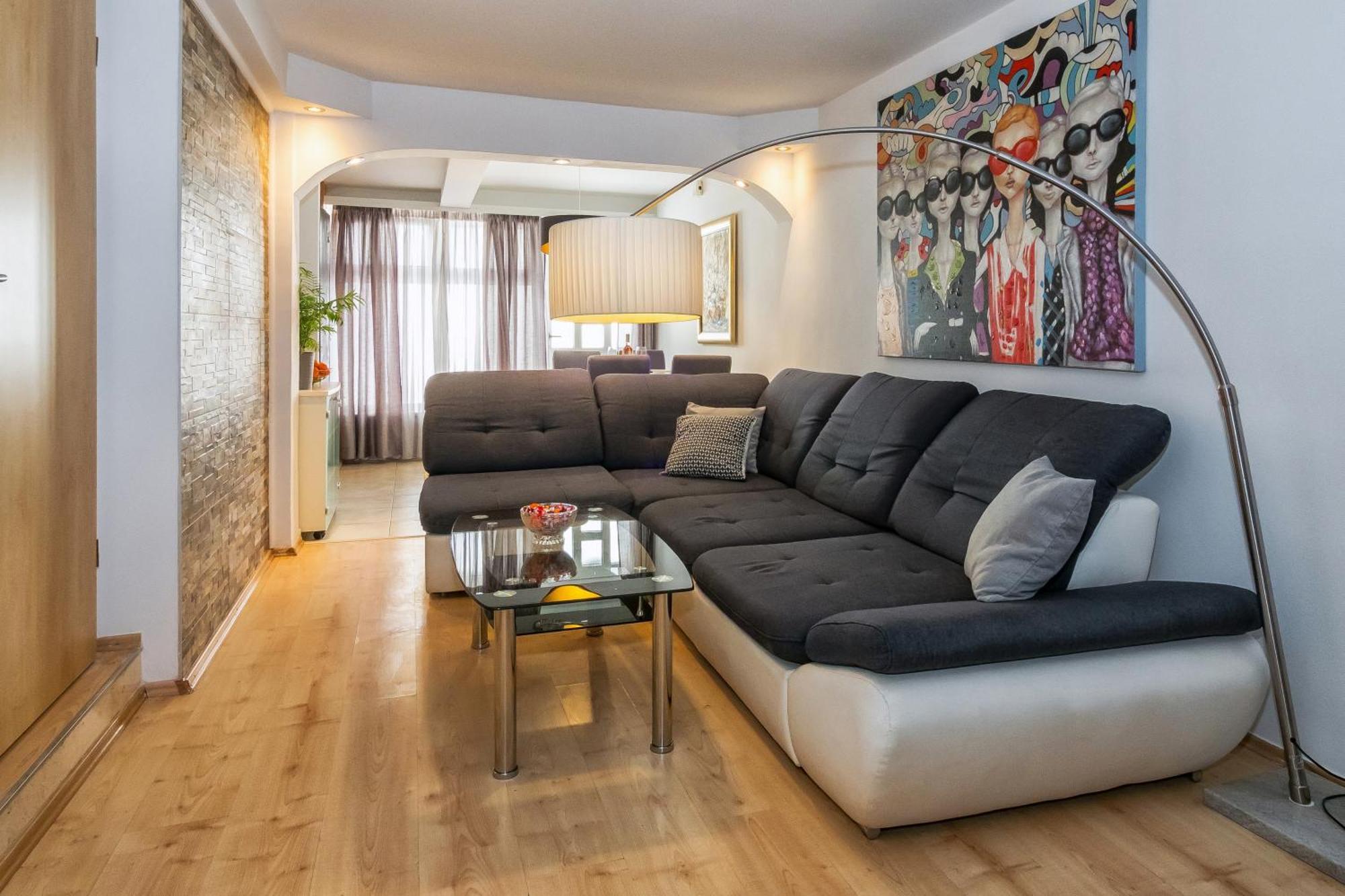 Relaxing 2Bd Apartment, Ground Floor - Walk To Old Town สปลิท ภายนอก รูปภาพ