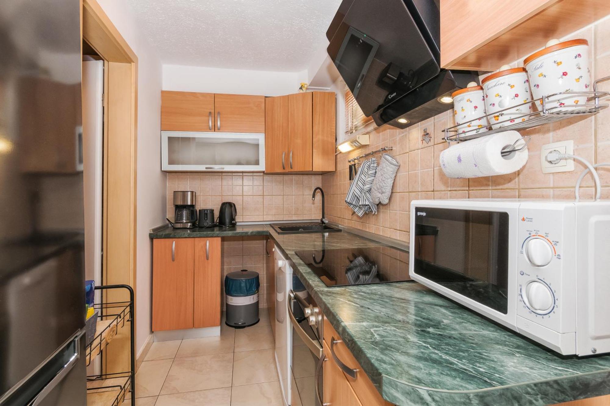 Relaxing 2Bd Apartment, Ground Floor - Walk To Old Town สปลิท ภายนอก รูปภาพ