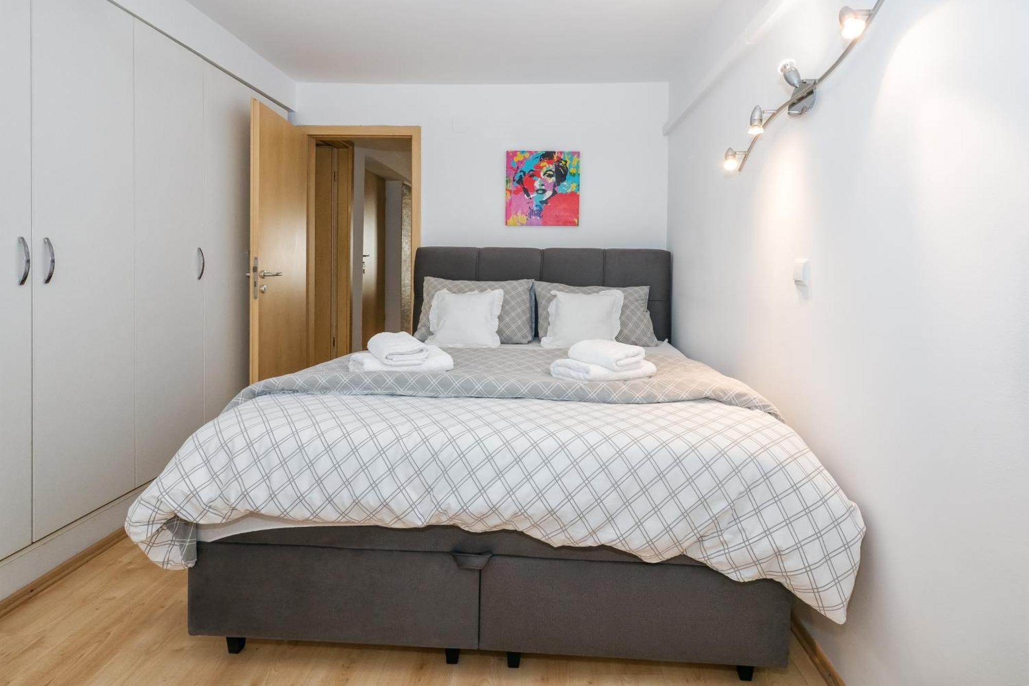 Relaxing 2Bd Apartment, Ground Floor - Walk To Old Town สปลิท ภายนอก รูปภาพ